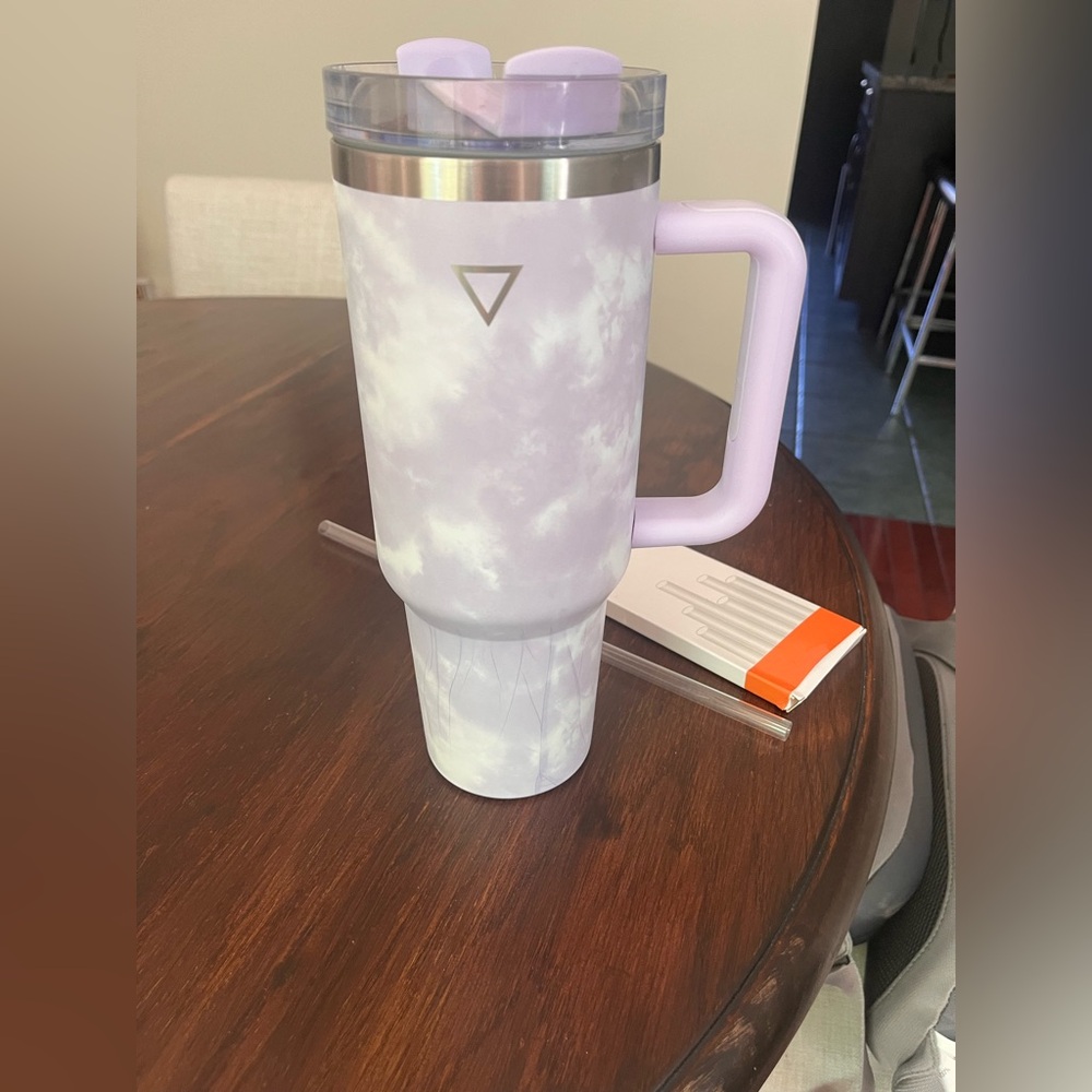 Travel Mug with Handle & Set of 6 reusable straws & brush to clean straws (NWOT)